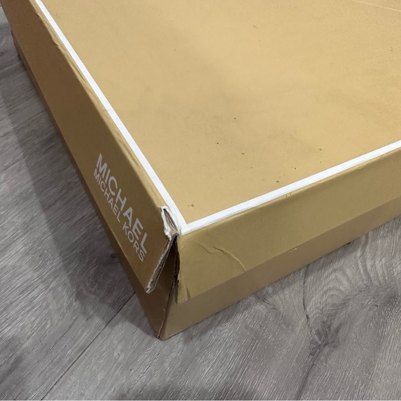 COPY - Michael Kors boots - Picture 8 of 16